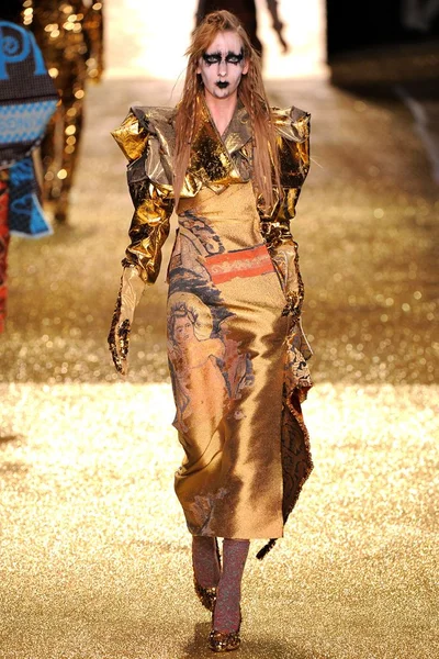 Look 27
